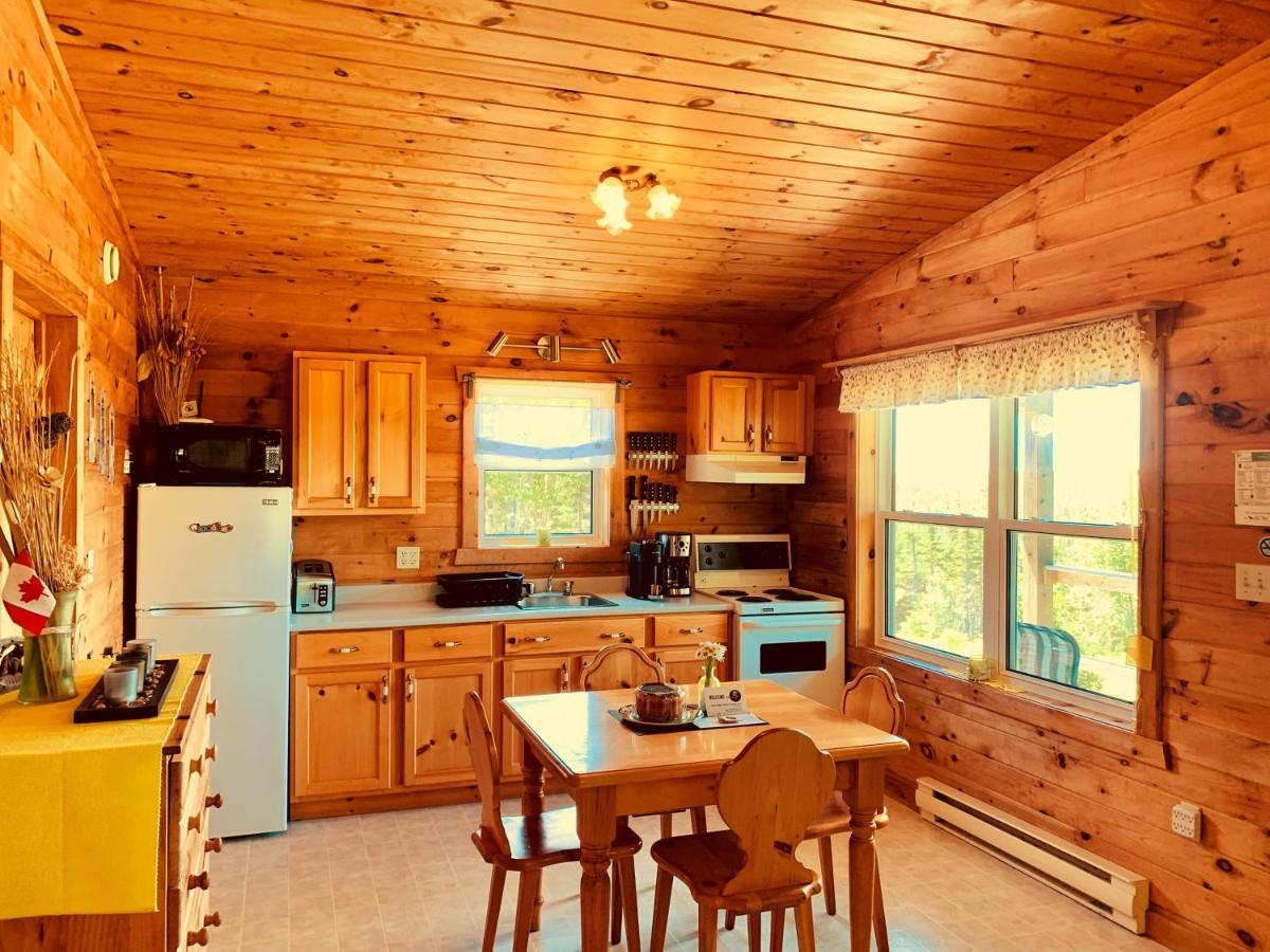 Eagle Valley Cottages Queensport Екстериор снимка